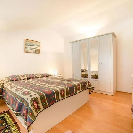 Apartament Window
